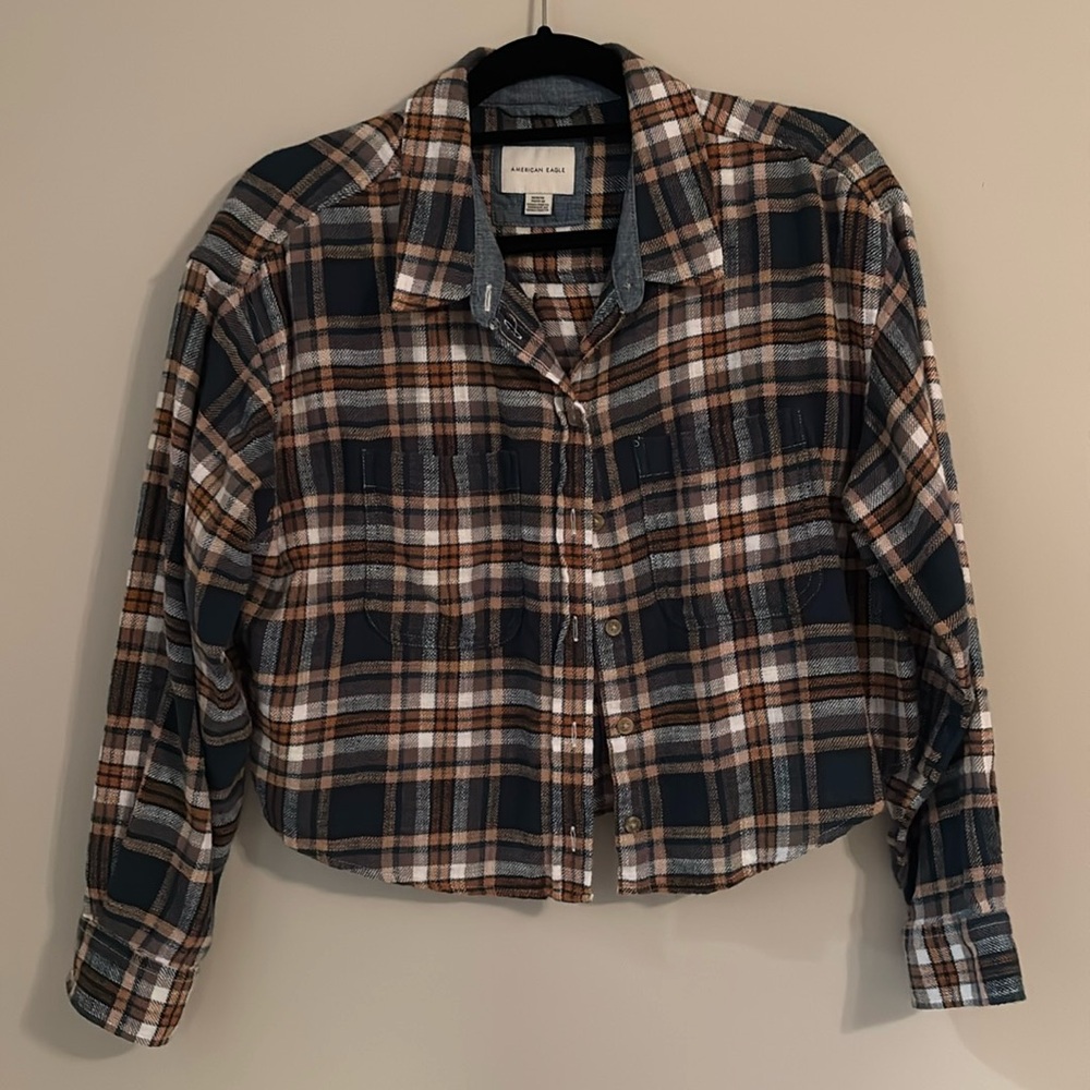 AE cropped flannel